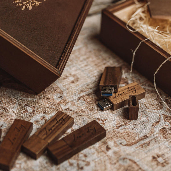 USB-Stick "Holzliebe Walnuss"
