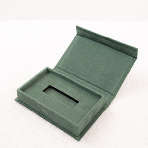 USB-Box SoftTouch | Farbe: Dunkelgrün Meine-Holzbox